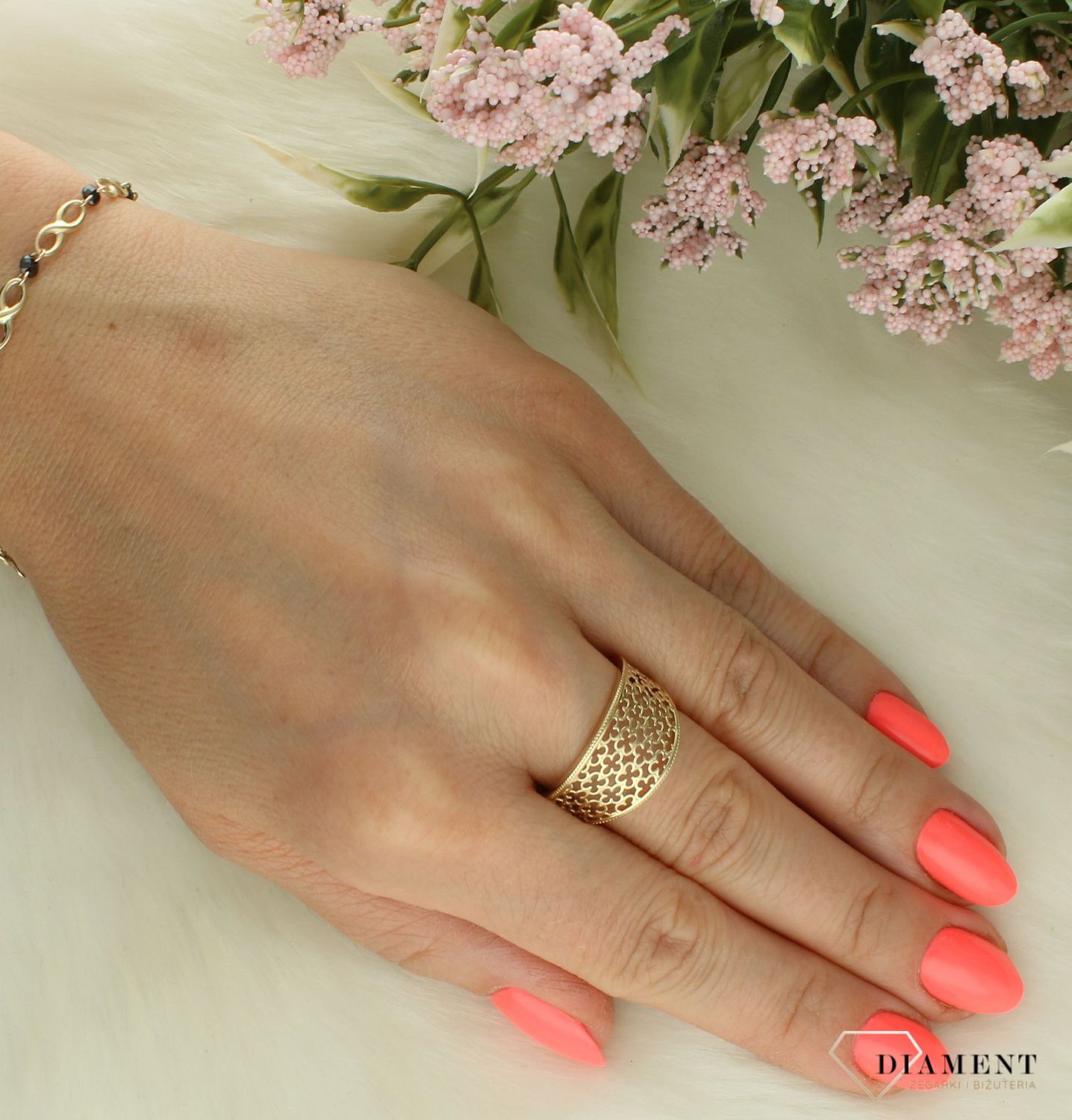 Złoty pierścionek damski 585 ażurowy rozmiar 19 PI 6861 585. Złoty pierścionek damski. Złoty pierścionek ażurowy. Pierścionek złoty zaręczynowy. Pierścionek złoty próby 585. Złoty pierścionek na prezent dla kobiety (2).jpg